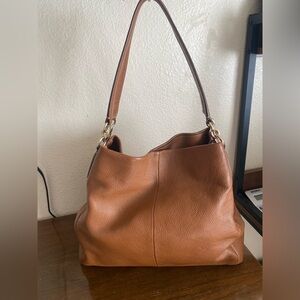 Coach Elegant Tan Leather Shoulder Bag